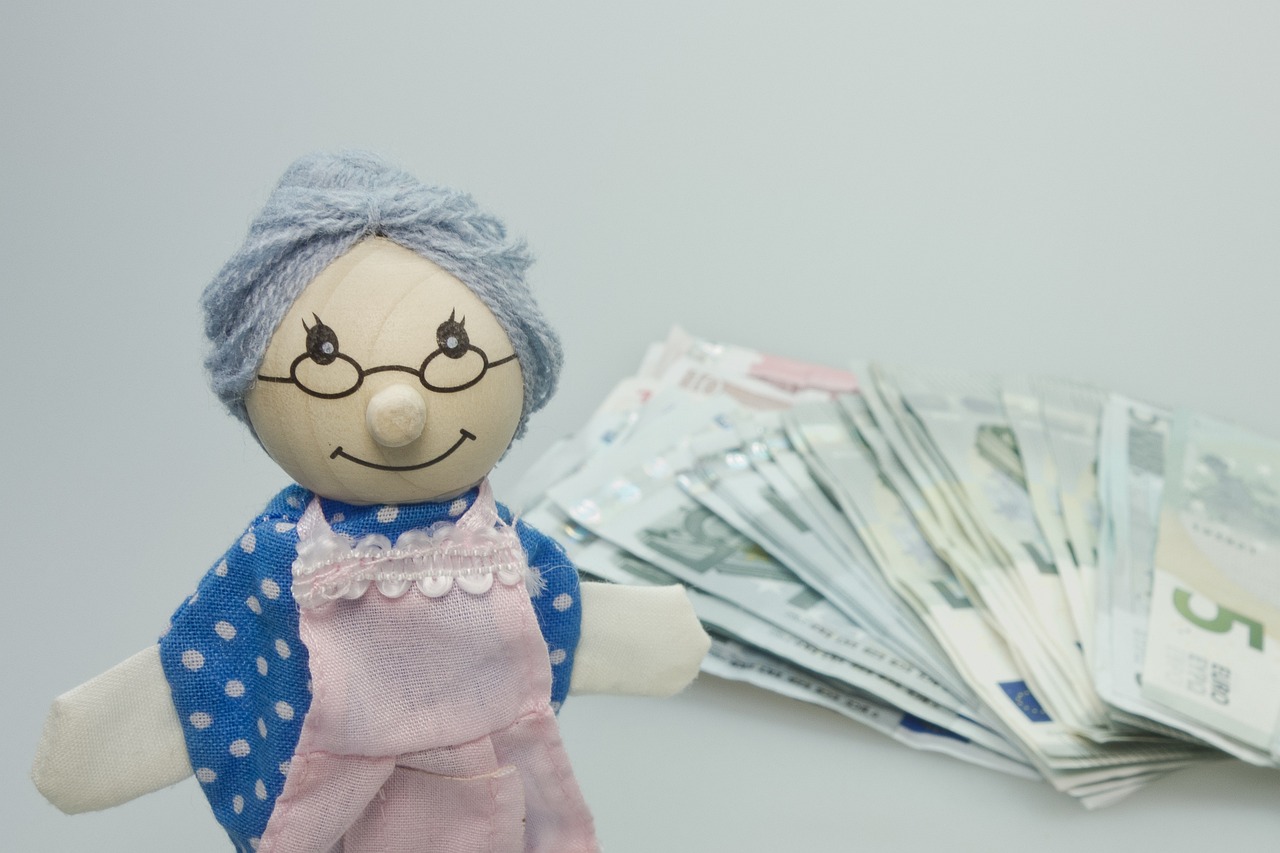 养老金并轨最新动态，企业退休人员待遇展望与具体金额解析